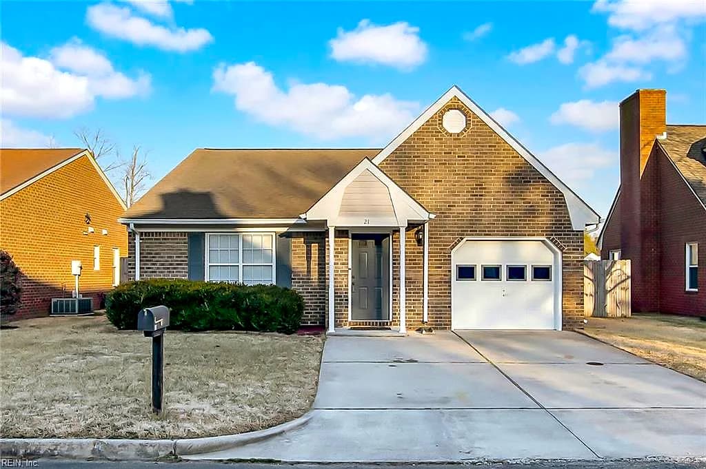 21 Loch CIR, HAMPTON VA 23669 - Main photo