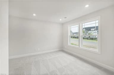 127 Bracewell LN, YORKTOWN VA 23692 thumb 4