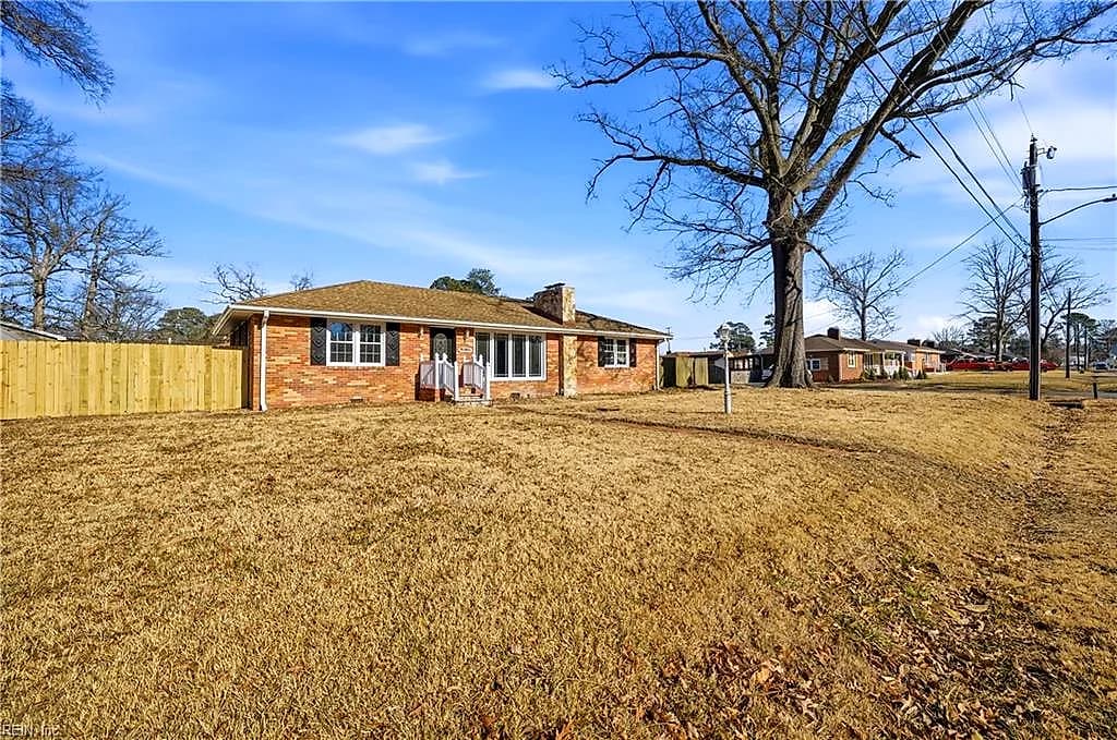 215 Leonard RD, PORTSMOUTH VA 23701 - Photo 4