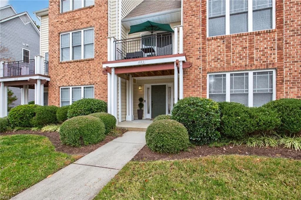 993 Hollymeade CIR, NEWPORT NEWS VA 23606 - Main photo