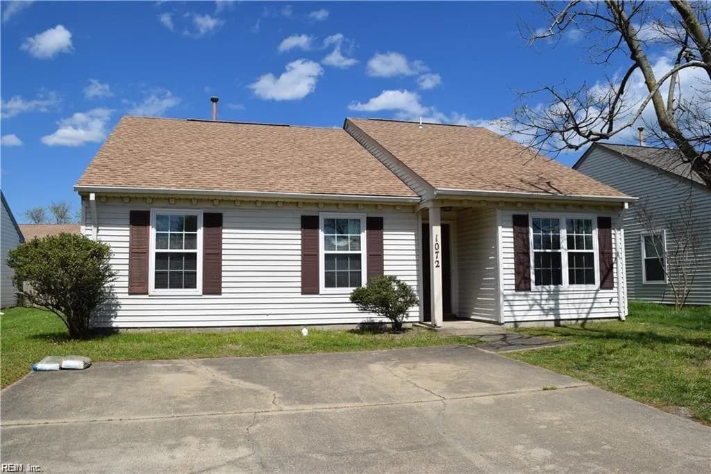 1072 Casanova DR, VIRGINIA BEACH VA 23454 - Main photo