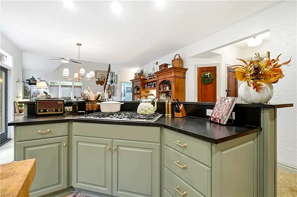 1149 Waters RD, CHESAPEAKE VA 23322 thumb 9