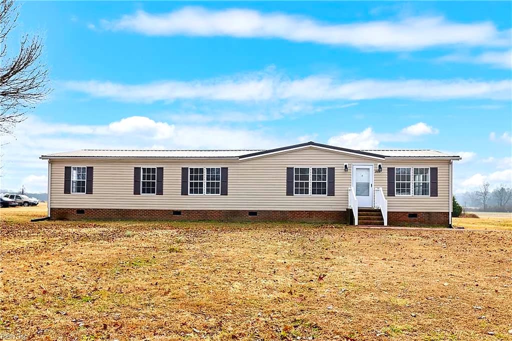 2000 Pine Log RD, SKIPPERS VA 23879 - Main photo