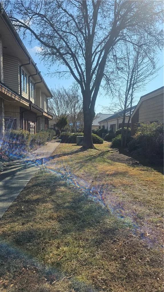 11747 Jefferson AVE #2E, NEWPORT NEWS VA 23606 - Photo 2