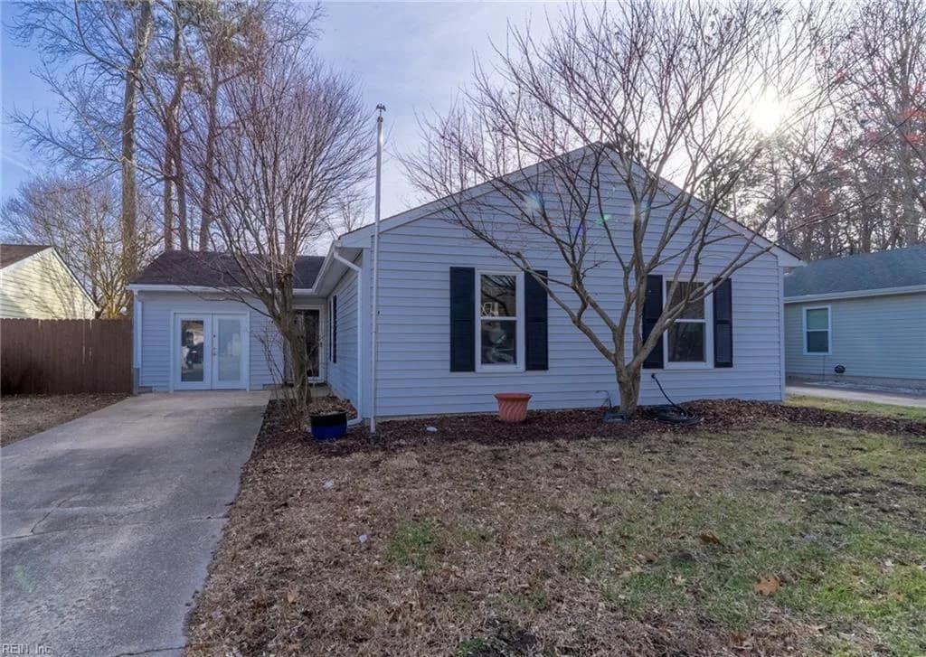 1305 Eaglewood DR, VIRGINIA BEACH VA 23454 - Photo 2