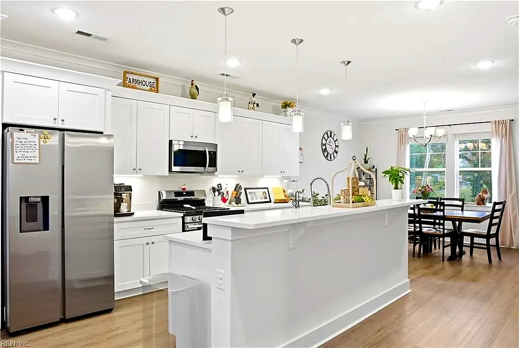 2917 Pretty Lake AVE, NORFOLK VA 23518 - Photo 4