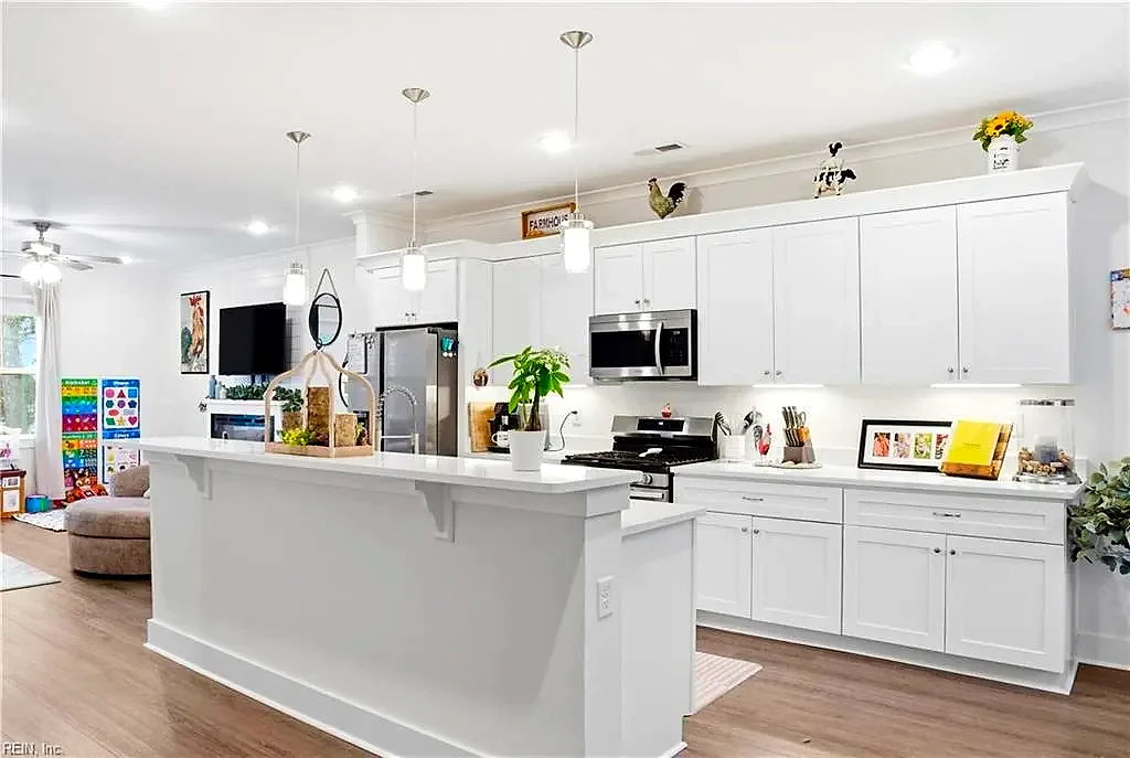 2917 Pretty Lake AVE, NORFOLK VA 23518 - Photo 5