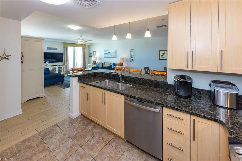 3738 Sandpiper RD #B106, VIRGINIABEACH VA 23456 thumb 12