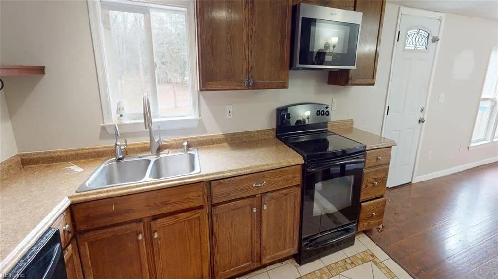 9909 Friendship RD, NORTH VA 23128 thumb 7