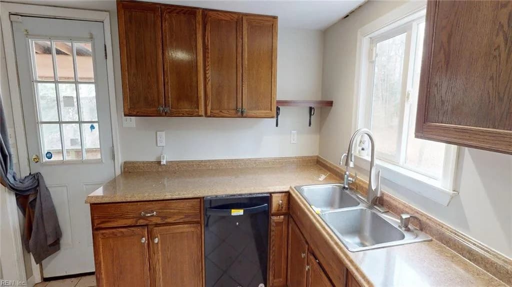 9909 Friendship RD, NORTH VA 23128 thumb 8