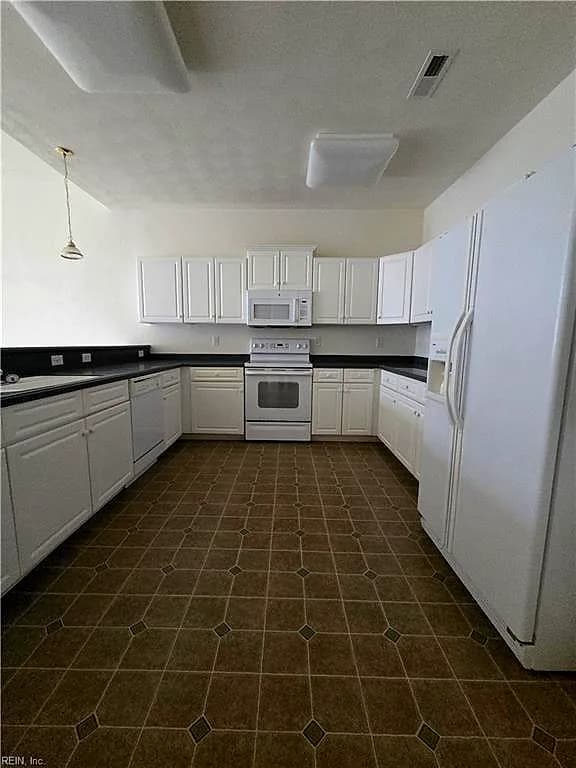 125 Lands End LN, CARROLLTON VA 23314 thumb 9
