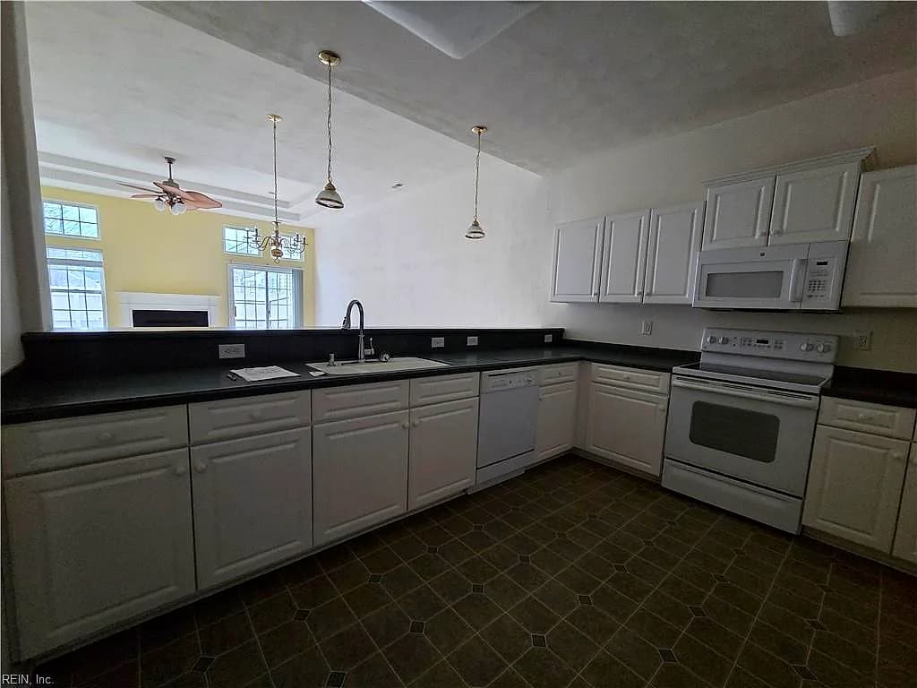 125 Lands End LN, CARROLLTON VA 23314 thumb 10