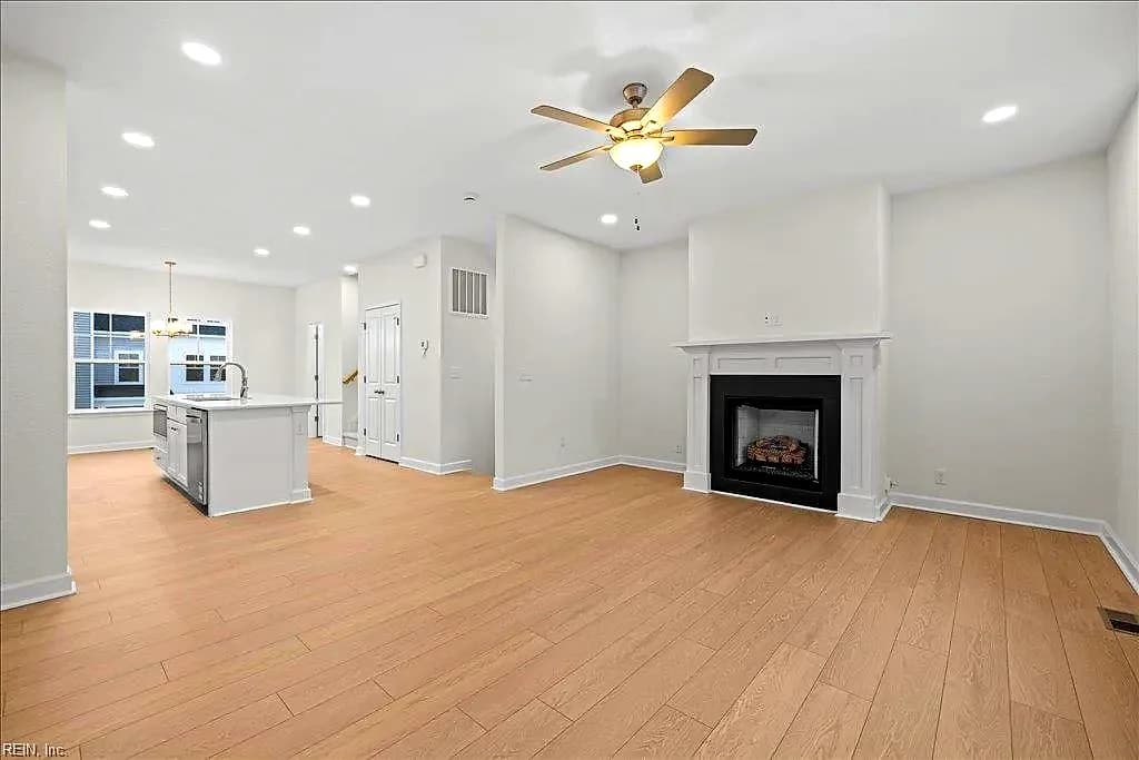 302 Living Water WAY, VIRGINIABEACH VA 23452 - Photo 3