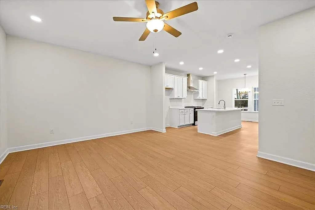 302 Living Water WAY, VIRGINIABEACH VA 23452 - Photo 4