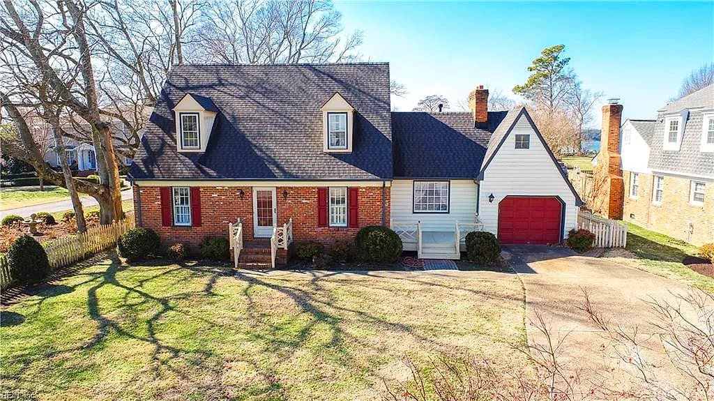 51 Hertzler RD, NEWPORT NEWS VA 23602 - Photo 2
