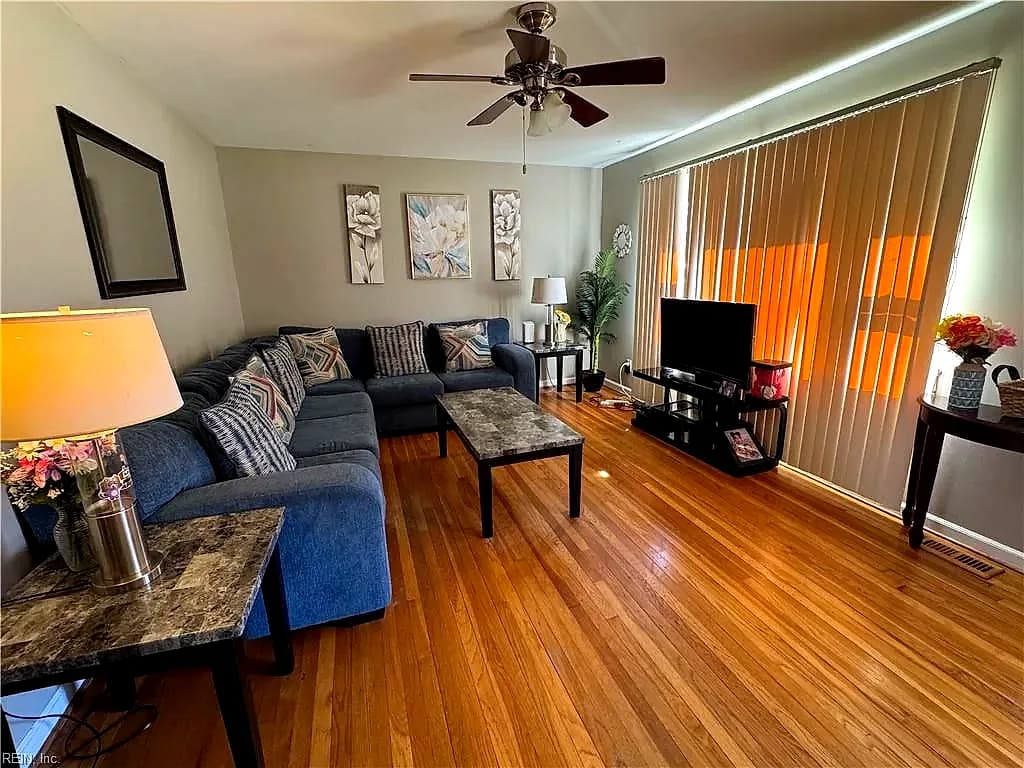 345 Beechmont DR, NEWPORTNEWS VA 23608 - Photo 3