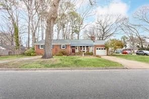 15 Sanford DR, NEWPORT NEWS VA 23601 - Main photo