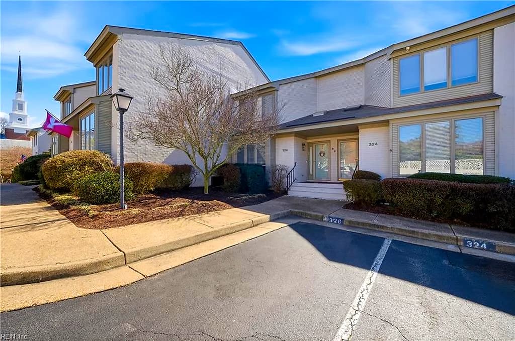326 Sea Pines CT, VIRGINIA BEACH VA 23451 - Main photo