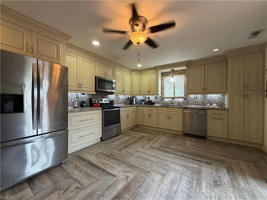 1042 Lands End WAY, VIRGINIA BEACH VA 23451 - Photo 2