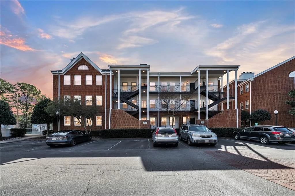 203 Westover AVE #202, NORFOLK VA 23507 - Main photo