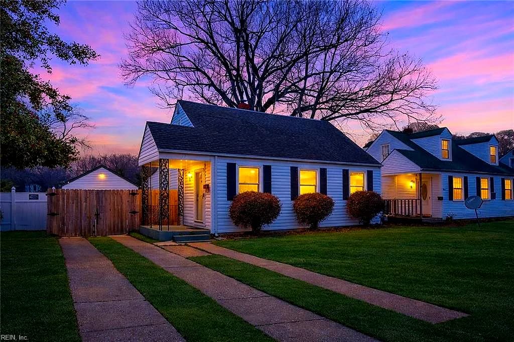 13 E Lamington RD, HAMPTON VA 23669 - Main photo