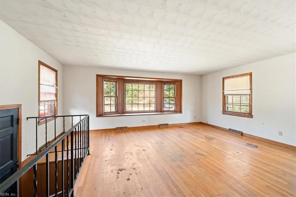 10401 Carriage RD, PROVIDENCEFORGE VA 23140 thumb 11
