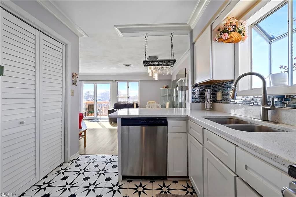 205 Lake DR, VIRGINIABEACH VA 23451 thumb 9