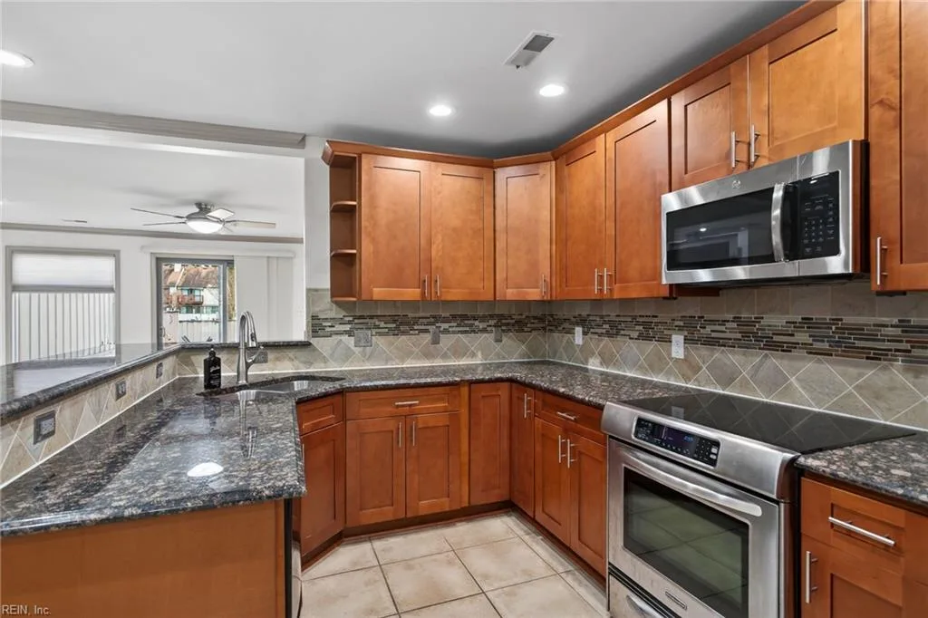 59 Sandie Point LN, PORTSMOUTH VA 23701 thumb 10