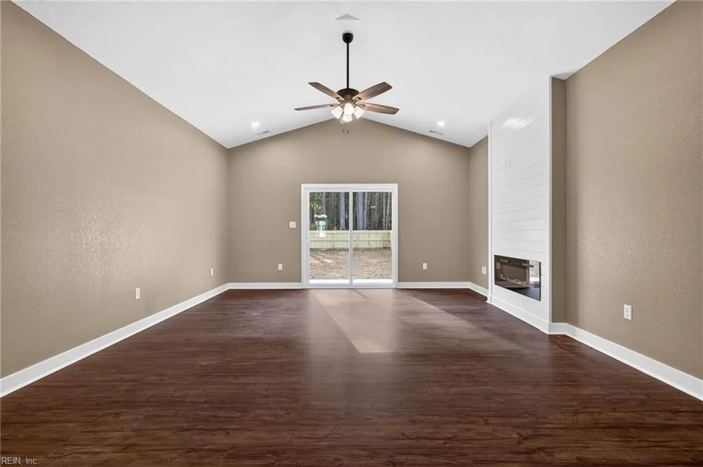 10176 Bank ST, WINDSOR VA 23487 thumb 7