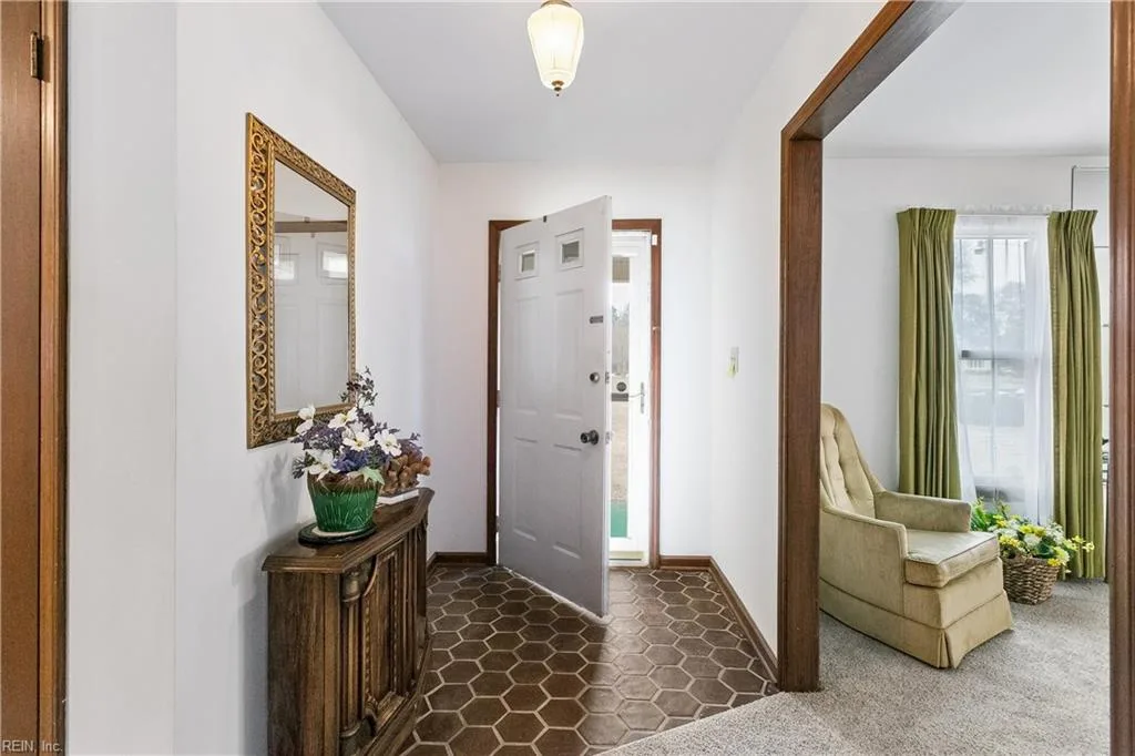8950 Cook DR, HAYES VA 23072 thumb 10