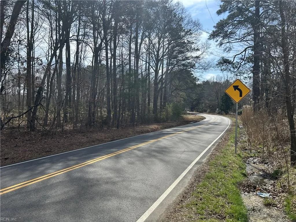 2402 Wolf Trap RD, YORKTOWN VA 23692 - Main photo