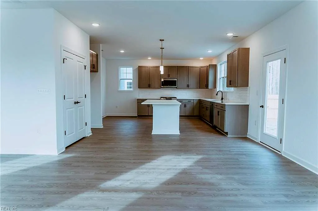 717 Crestfield DR, CHESAPEAKE VA 23320 thumb 6
