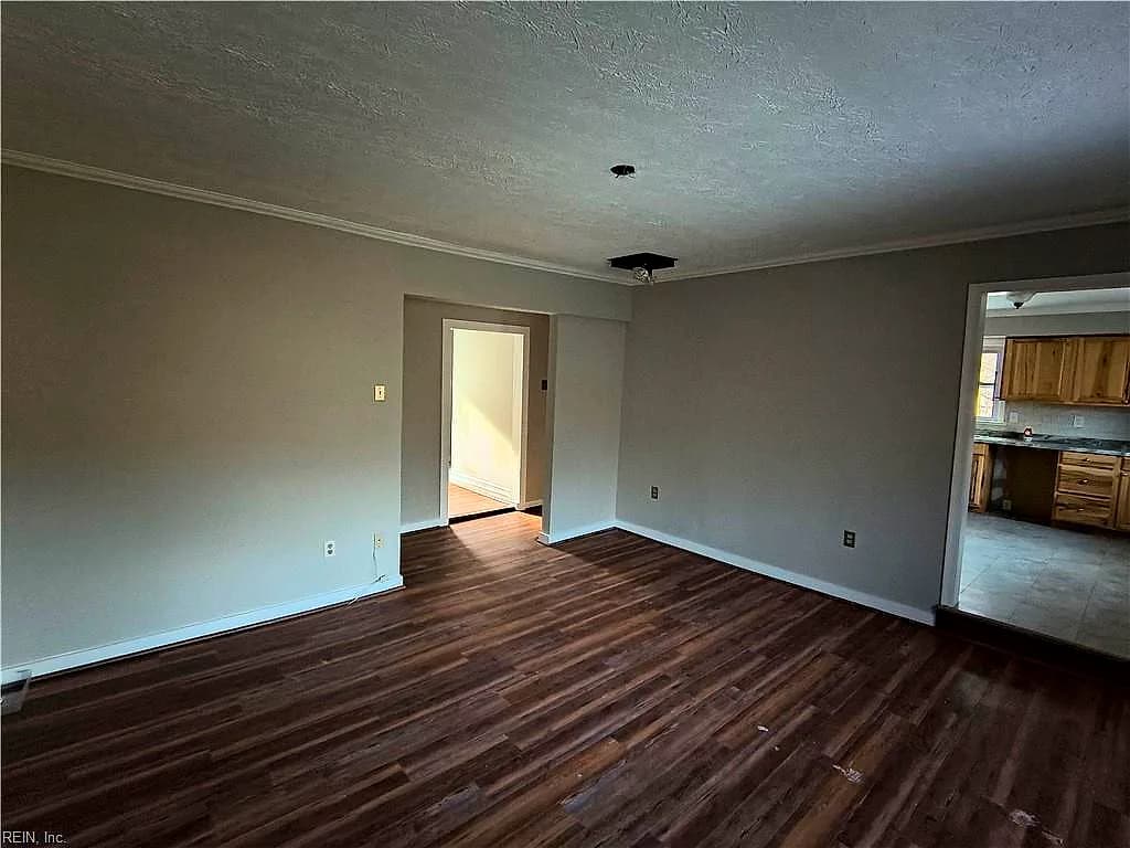 7704 Roaring Run RD, COVINGTON VA 24426 - Photo 3