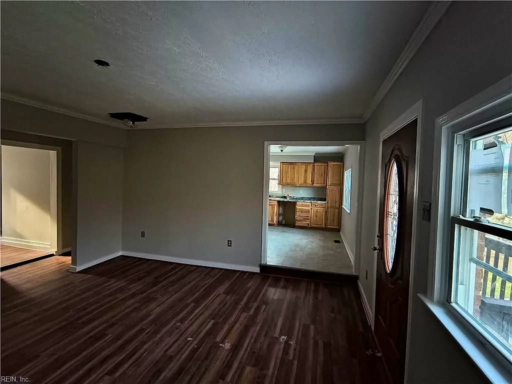 7704 Roaring Run RD, COVINGTON VA 24426 - Photo 4