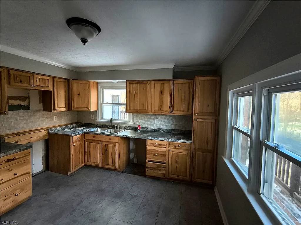 7704 Roaring Run RD, COVINGTON VA 24426 thumb 6