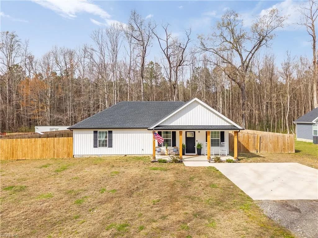 209 Newbern DR, KNOTTSISLAND NC 27950 - Main photo