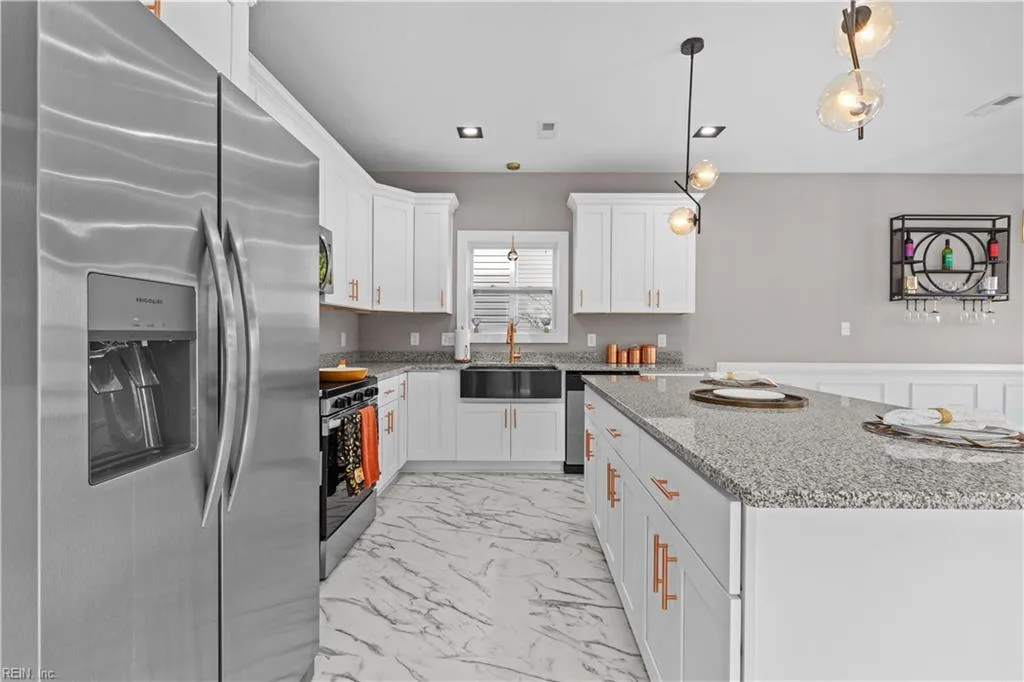 2118 Chestnut AVE, NEWPORTNEWS VA 23607 thumb 6