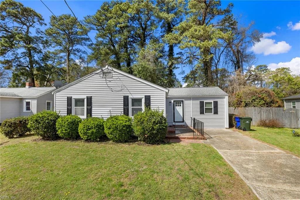 8249 Simons DR, NORFOLK VA 23505 - Main photo