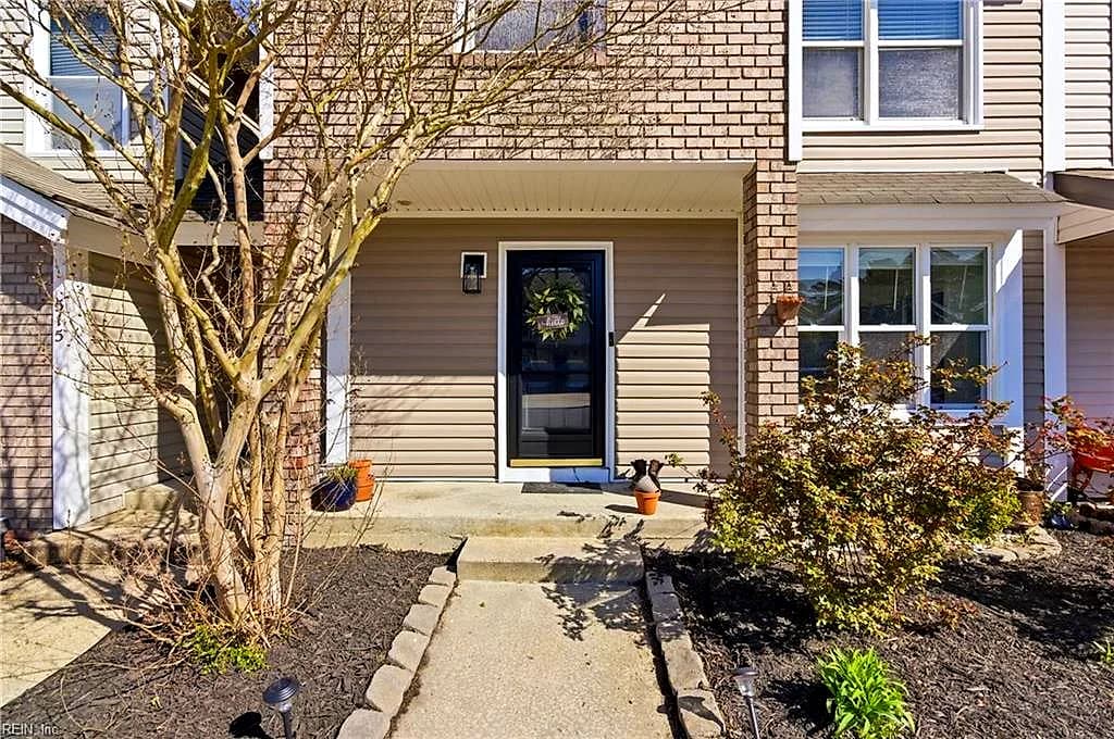 517 Long PT, CHESAPEAKE VA 23322 - Main photo