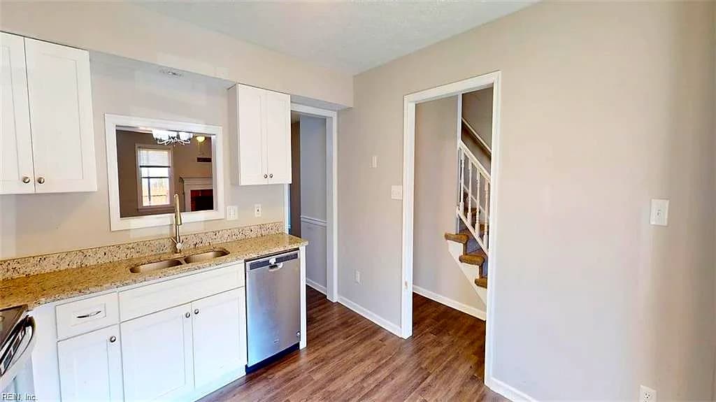 81 N Lake LOOP, HAMPTON VA 23666 thumb 7