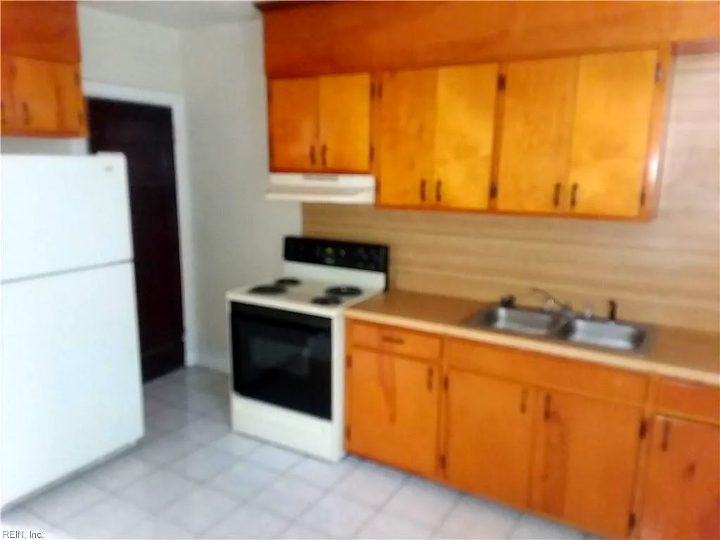 2811 Colonial AVE #A4, NORFOLK VA 23508 - Photo 2