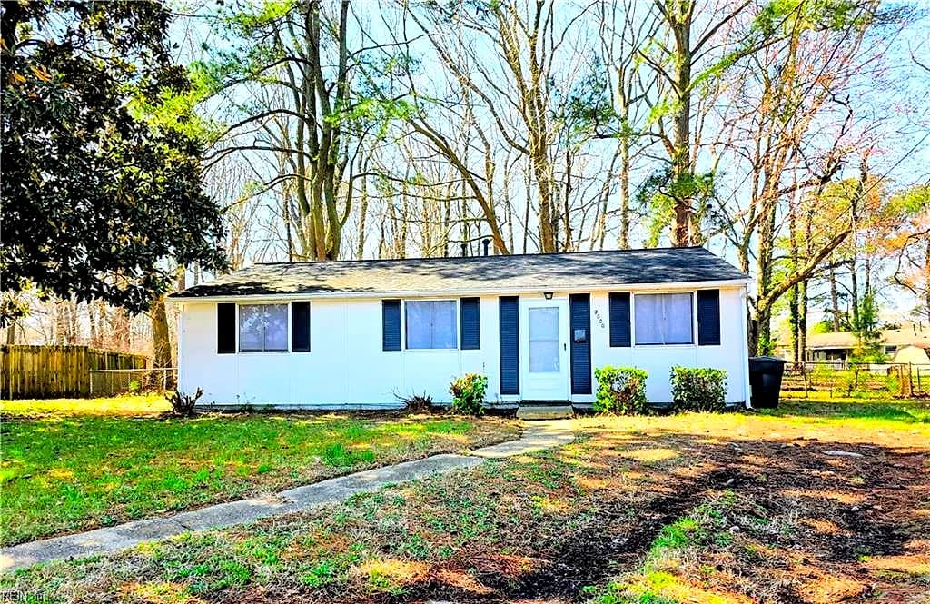 2000 Neville CIR, HAMPTON VA 23663 - Photo 2