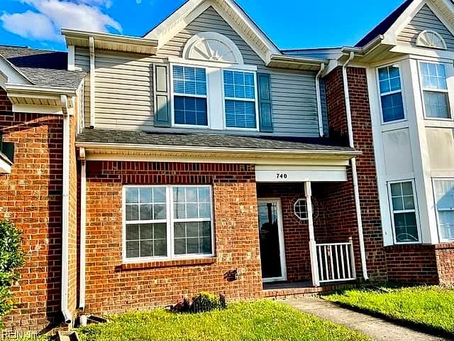 740 Hunters QUAY, CHESAPEAKE VA 23321 - Photo 2