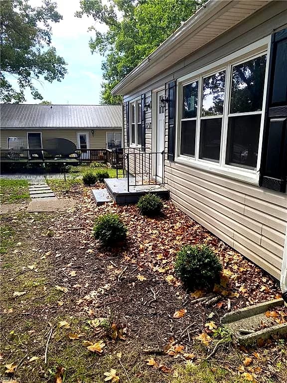132 Church ST, BROOKNEAL VA 24528 - Photo 4