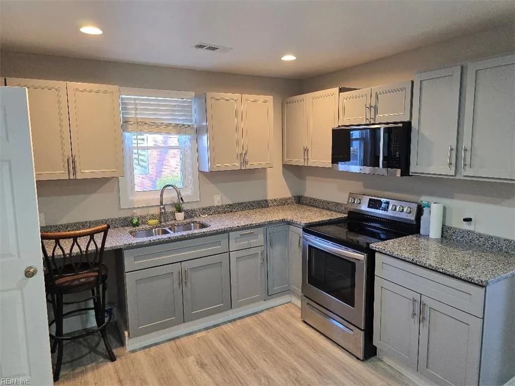 3761 Larkin ST, NORFOLK VA 23513 thumb 12