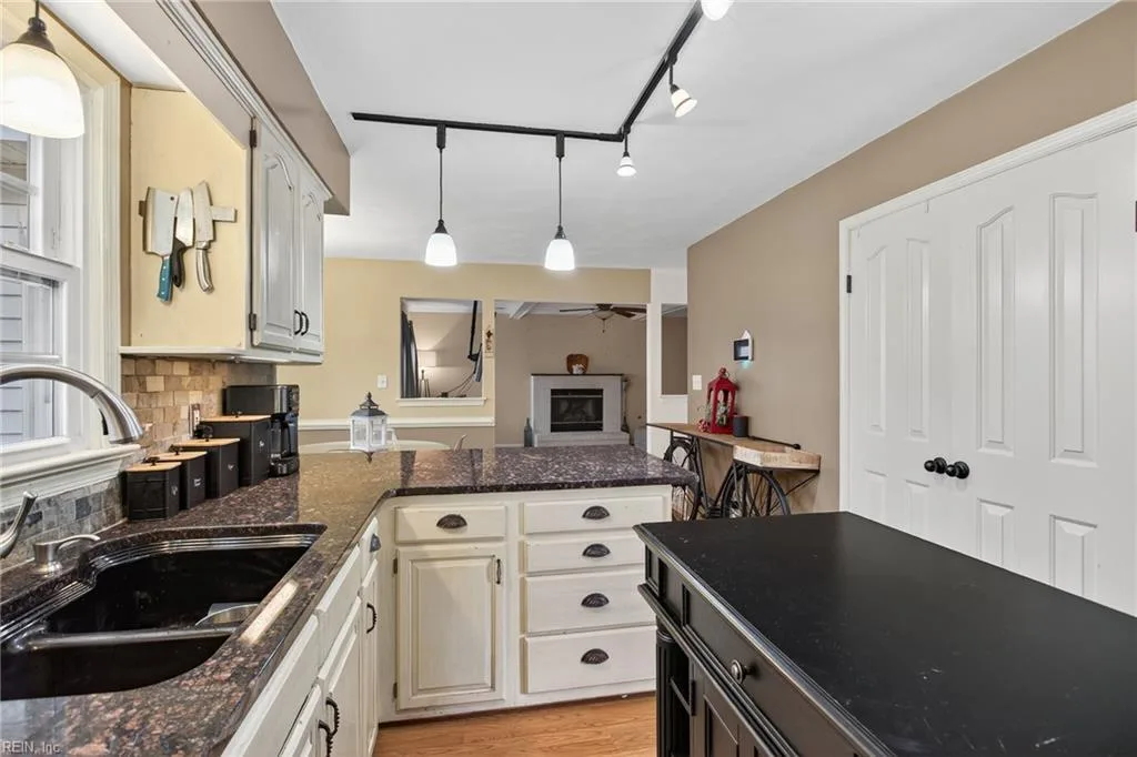 911 Edgewater DR, NEWPORTNEWS VA 23602 thumb 9