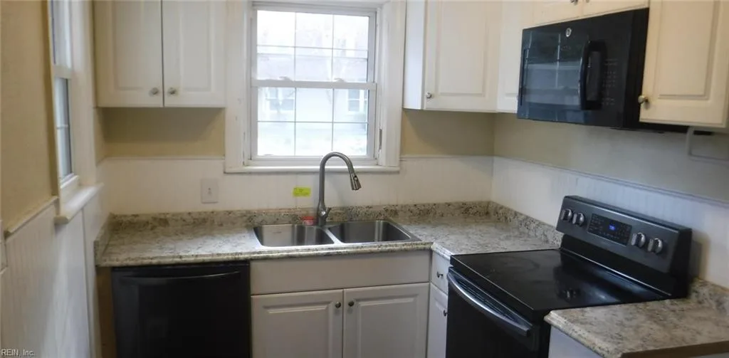3855 Giles CIR, NORFOLK VA 23513 thumb 6