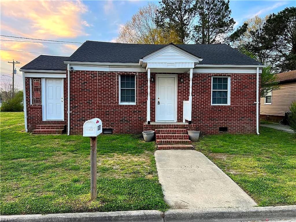 1207 Rosewood AVE, FRANKLIN VA 23851 - Main photo