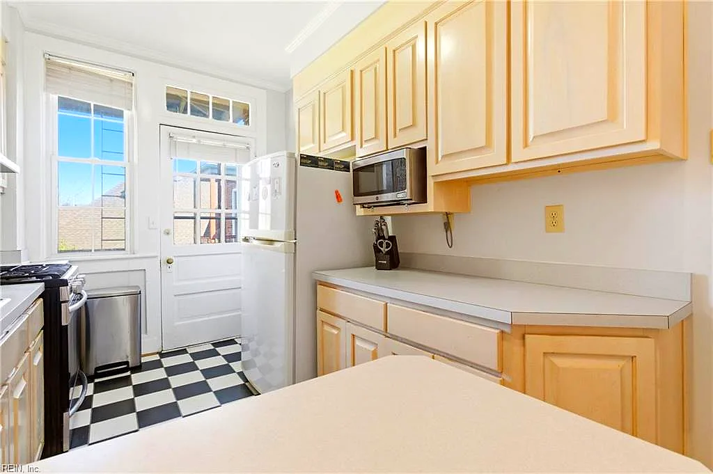 600 W Olney RD #303, NORFOLK VA 23507 thumb 12