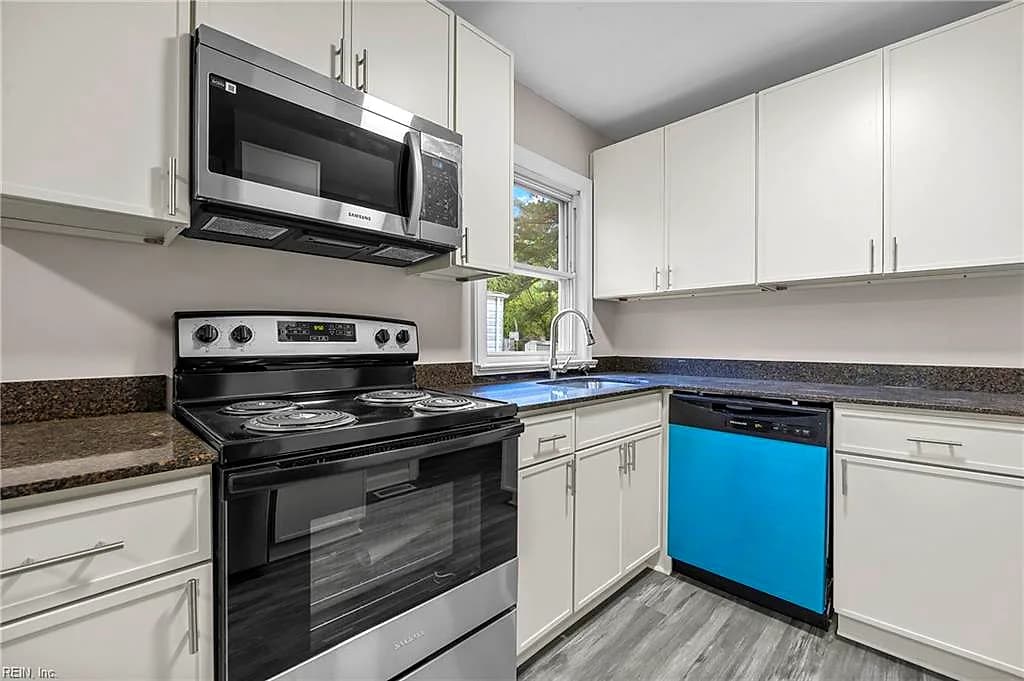 2504 Cromwell DR, NORFOLK VA 23509 - Main photo
